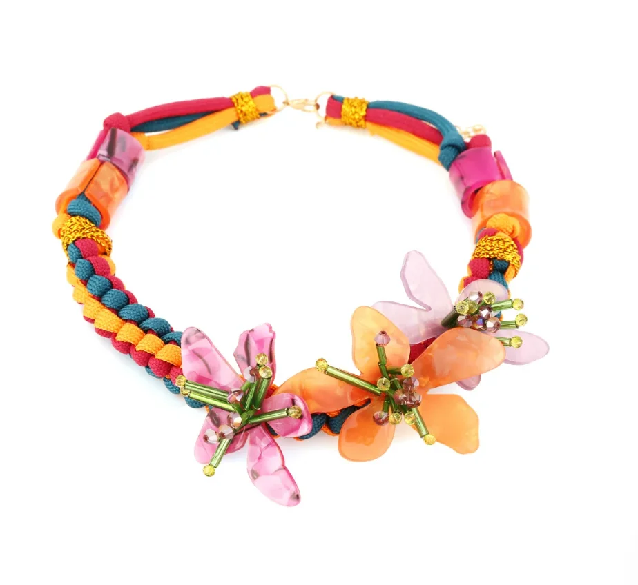 

Ethnic hand-woven acrylic flower necklace