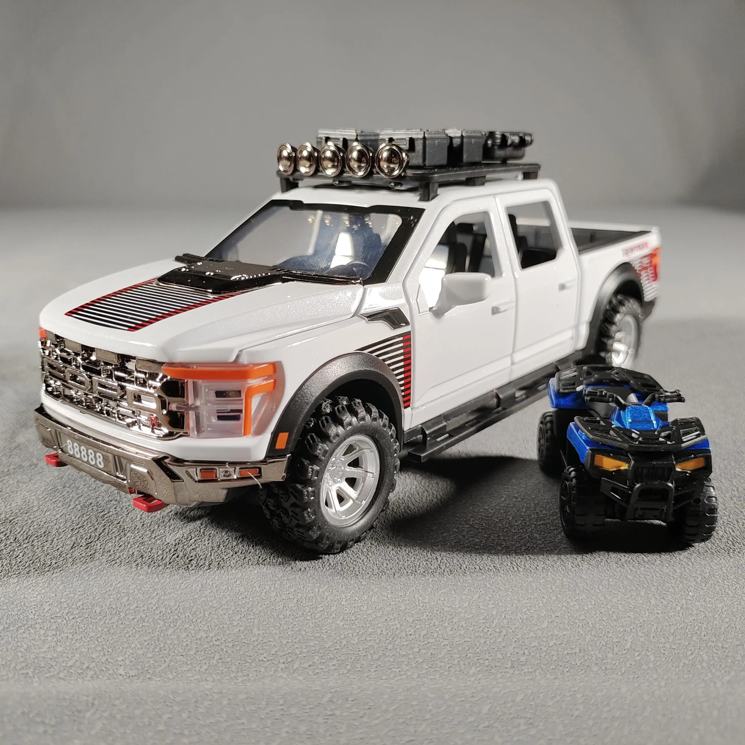 1:24 فورد F150 مع دراجة نارية سبيكة نموذج سيارة لعبة Diecasts صب المعادن الصوت والضوء سيارات لعب للأطفال مركبة