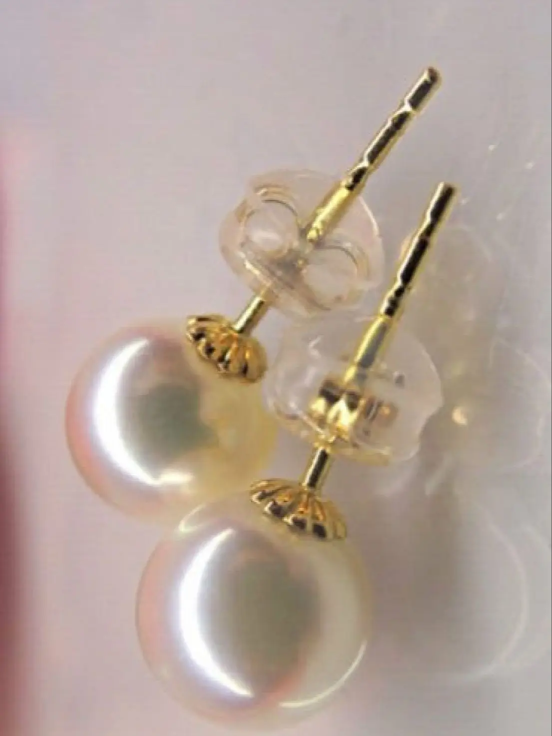 

charming pair AAA round 8-9mm Natural freshwater aquaculture white pearl earring 18k