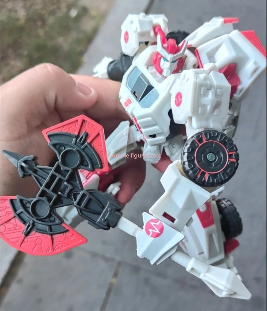 Na stanie Hasbro Transformers Zabawki Seria Studio Voyager War for Cybertron Autobot Ratchet Figurka Akcji Robot Model Kolekcjonerski