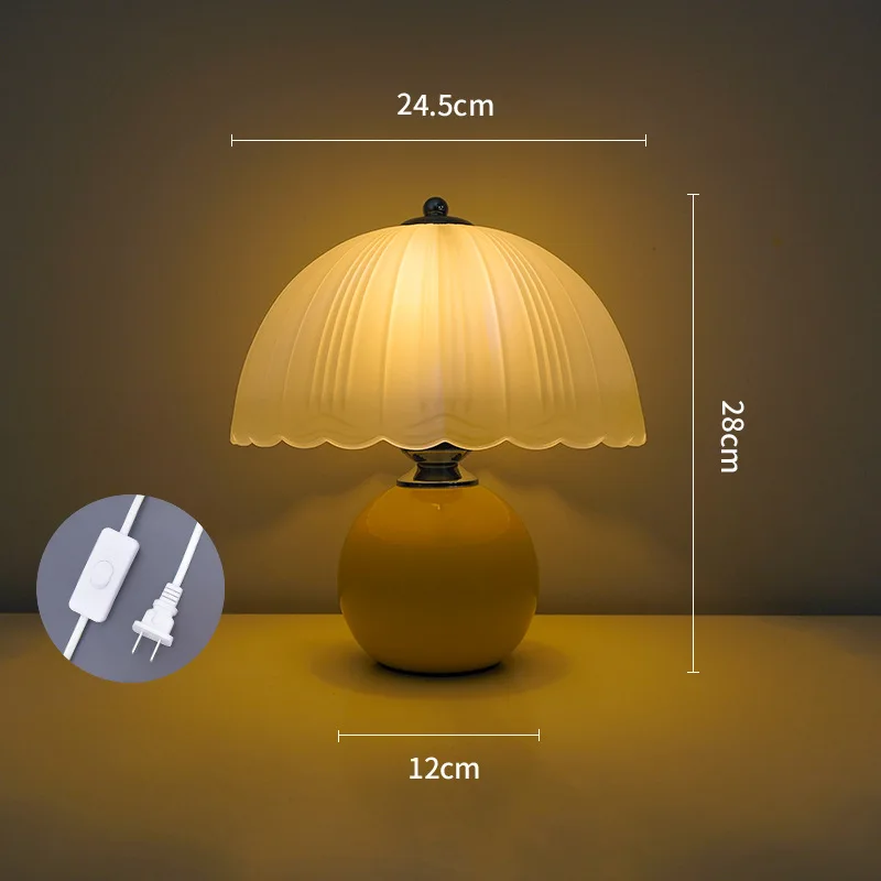 

Latest Light Luxury Design High-end Ceramic Retro Desk Lamp Romantic and Warm Bedroom Dimming Atmosphere Night Light