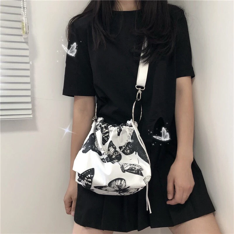 

Women Drawstring Shoulder Bag Butterfly Pattern Chain Ins Fashion 2021 Hiphop Black White Pink Go Shopping Street Snap