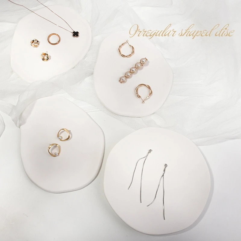 

Модные ювелирные изделия, кольца, органайзер для ювелирных изделий, поднос, нерегулярная пустая керамическая тарелка для часов, серьги, маникюр, спальня, прикроватная тумбочка