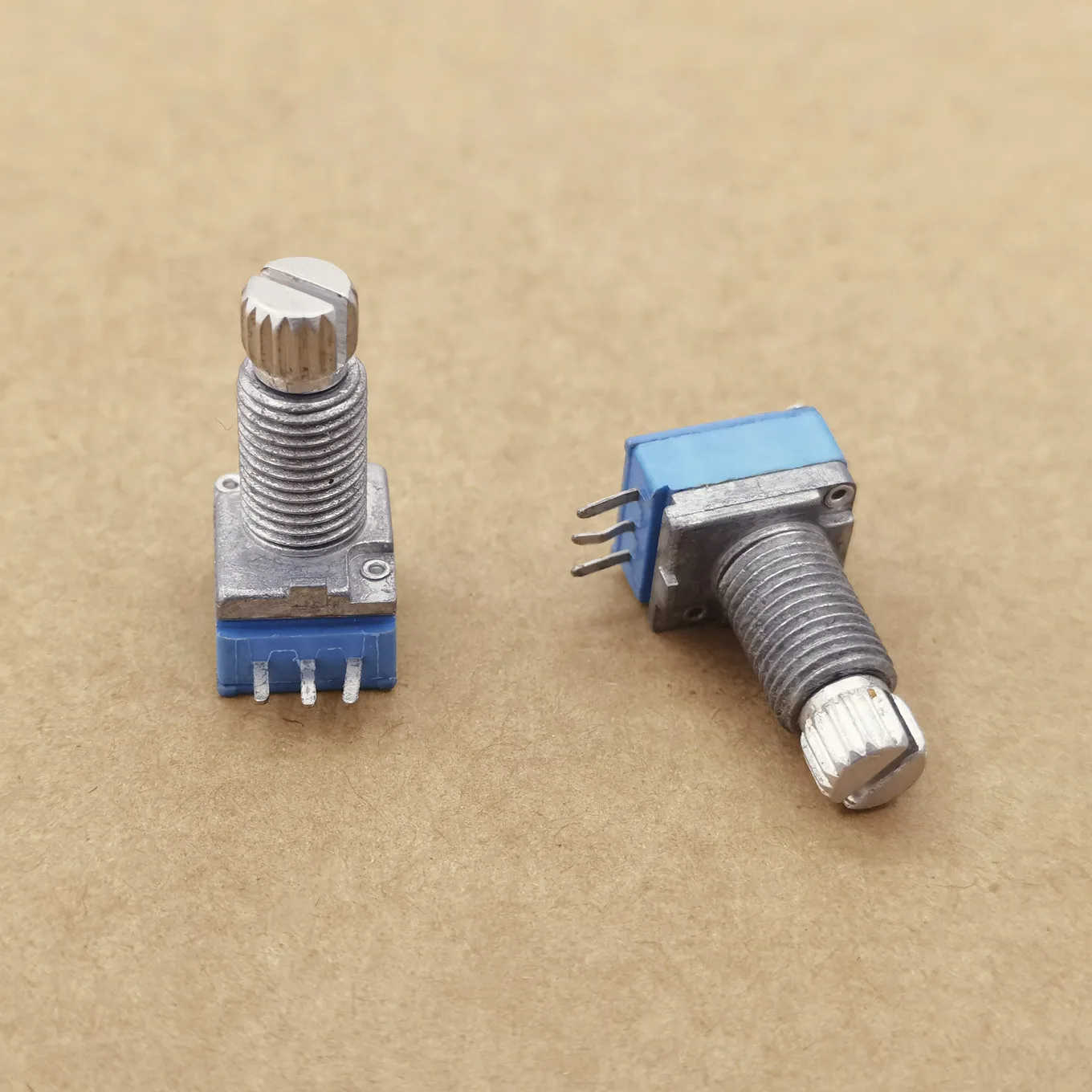 Original New 100% RK097N Single Potentiometer B50K Thread Length 10MM Handle Length 15MM (SWITCH)