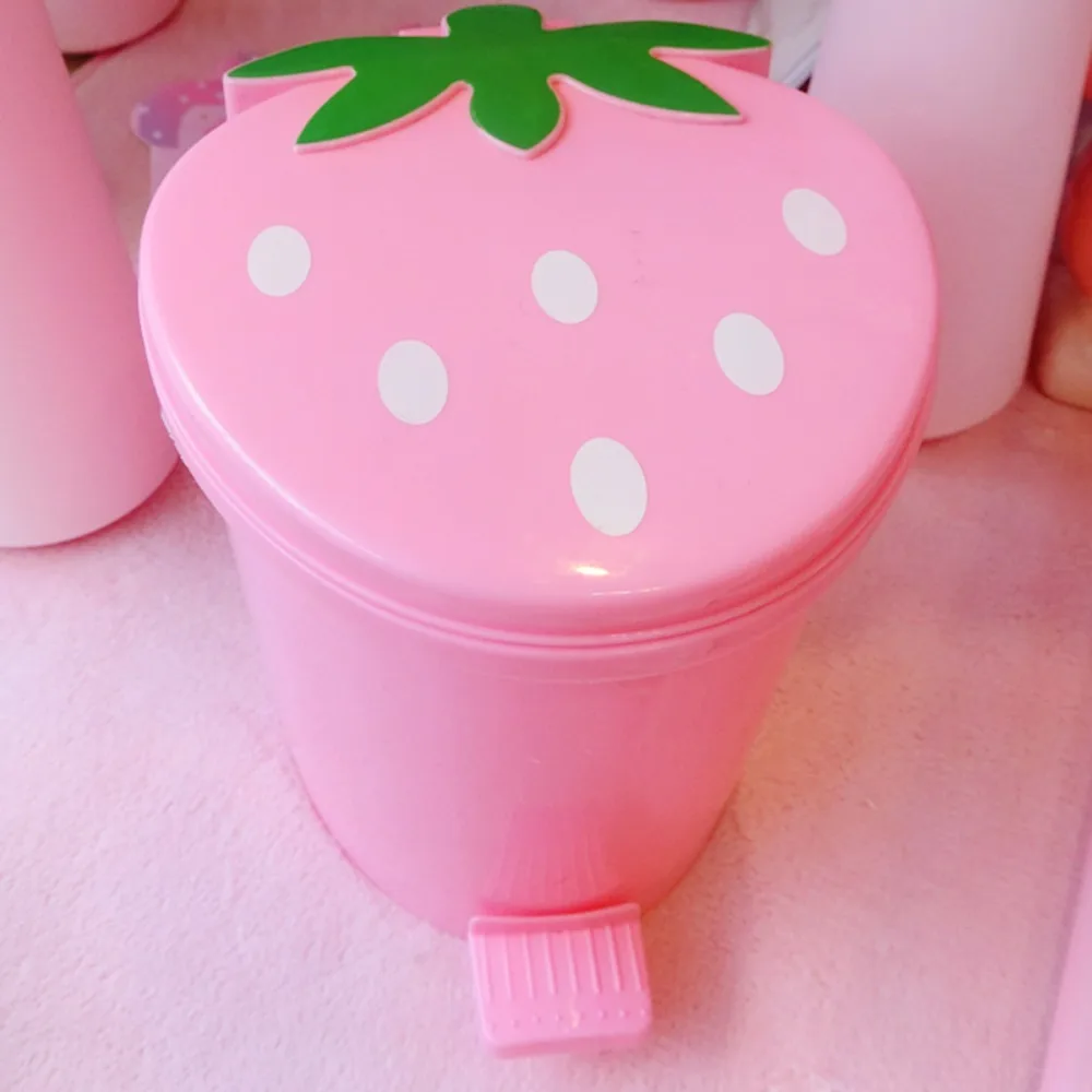 1Pcs Cute Mini Sealing Garbage Container With Lid Strawberry Pop-Up Decorative Dustbin Trash Basket Trash Can Wastebasket