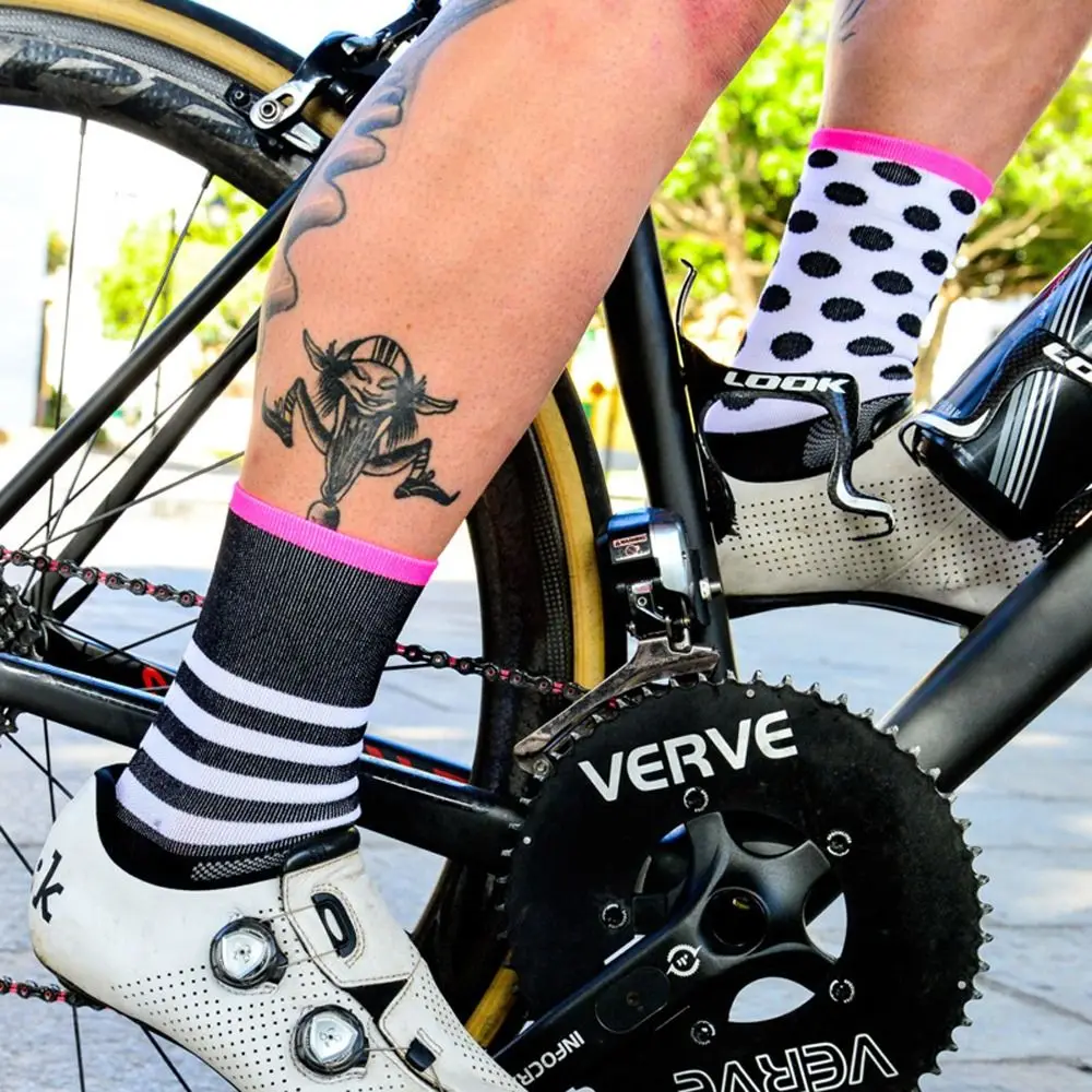 

1 Pair Asymmetric Pattern Cycling Socks Breathable Sweat-absorbent Sports Socks Deodorant Anti Slip Bicycle Sock