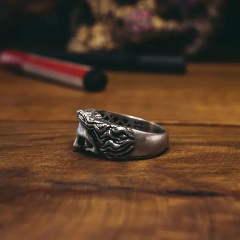 Vintage half gezicht sculptuur mode ring uniek ontwerp voor dames heren geschikt voor herdenkingsgeschenken festivalcadeaus en dagelijks