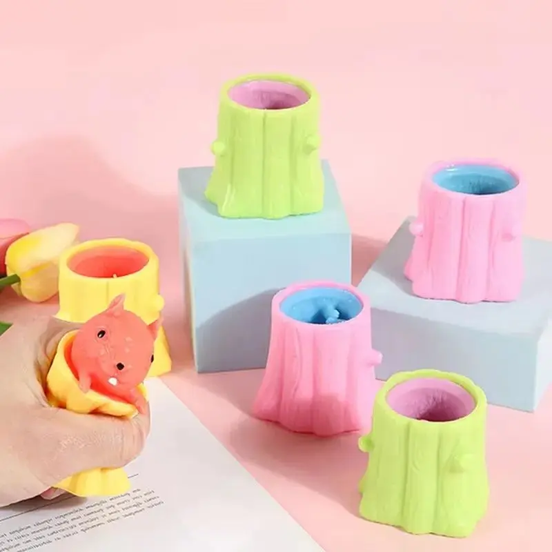 Cute Squirrel Tree Stump Squeeze Pop-Out Music Toy Kids Stress Relief Fidget Pinching Fun Play Mini Portable Decompression Toy