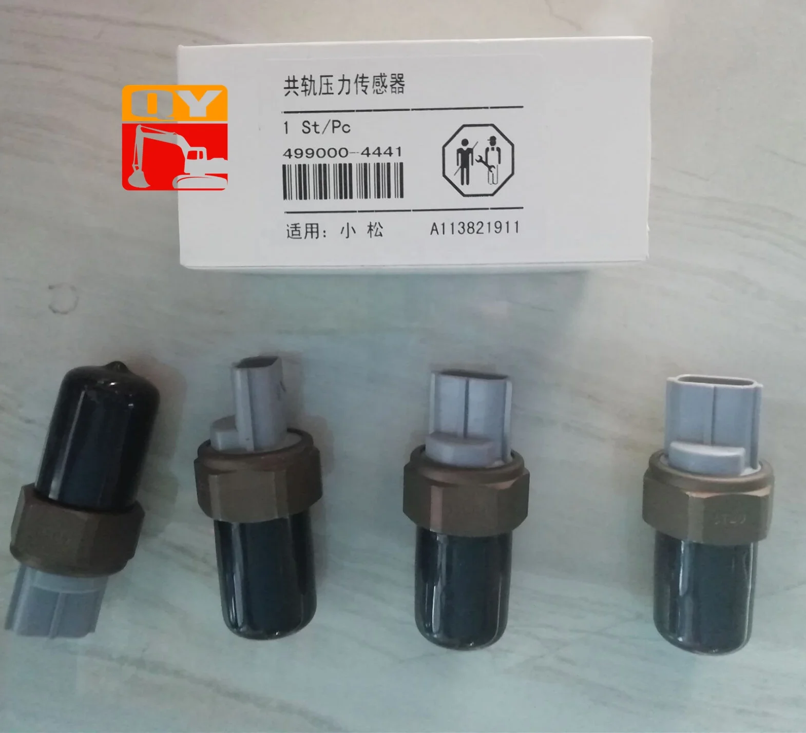 И 499000 -4441 PC400-7 Датчик давления топлива Common Rail в сборе