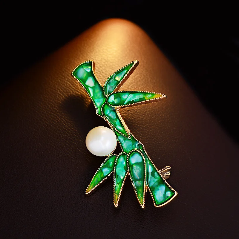 New Fashion Zinc Alloy Green Bamboo Brooches Exquisite Freshwater Pearl Broche for Unisex Clothing Suit Temperament Pin Corsage