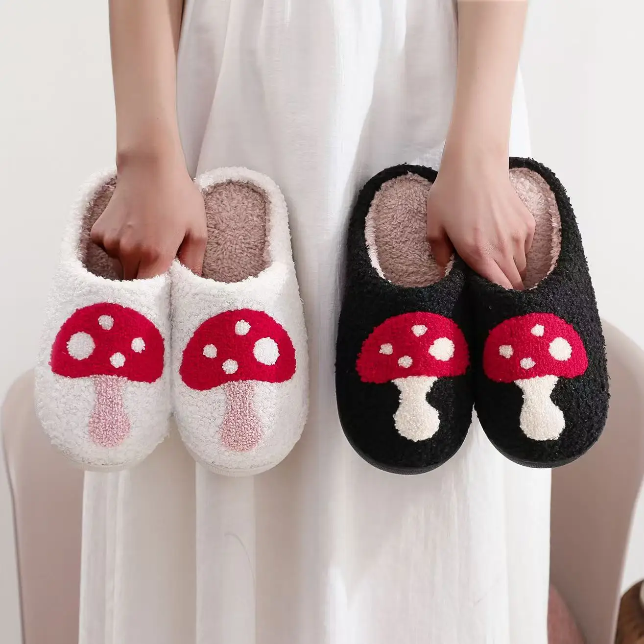 2025 New Women Indoor Slippers Soft Comfortable Embroidered Cashmere Slippers Cute Student Autumn Winter Bedroom Plush Slides