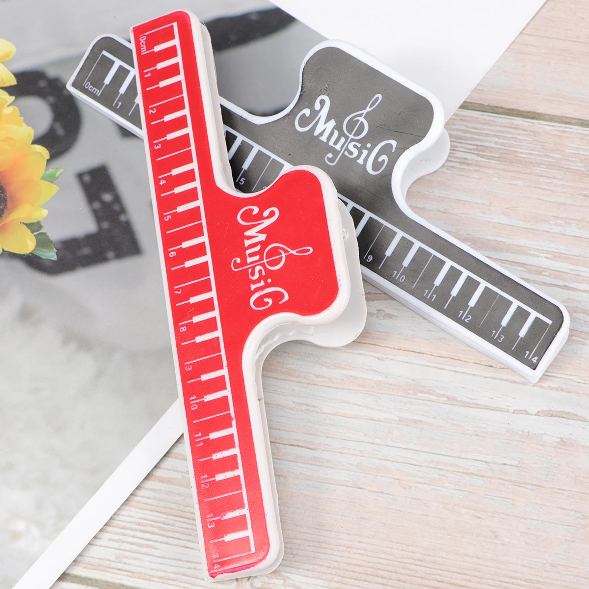 

4 Pcs Piano Music Holder Music Book Clip Note Clip For Pianist Music Lover (Red + Golden + Blue, 1 Pcs Each)