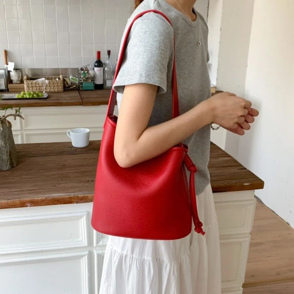 

Универсальная однотонная женская сумка на плечо, корейская сумка-ведро из искусственной кожи, сумка-ведро для отдыха и путешествий, сумка подмышками, сумки