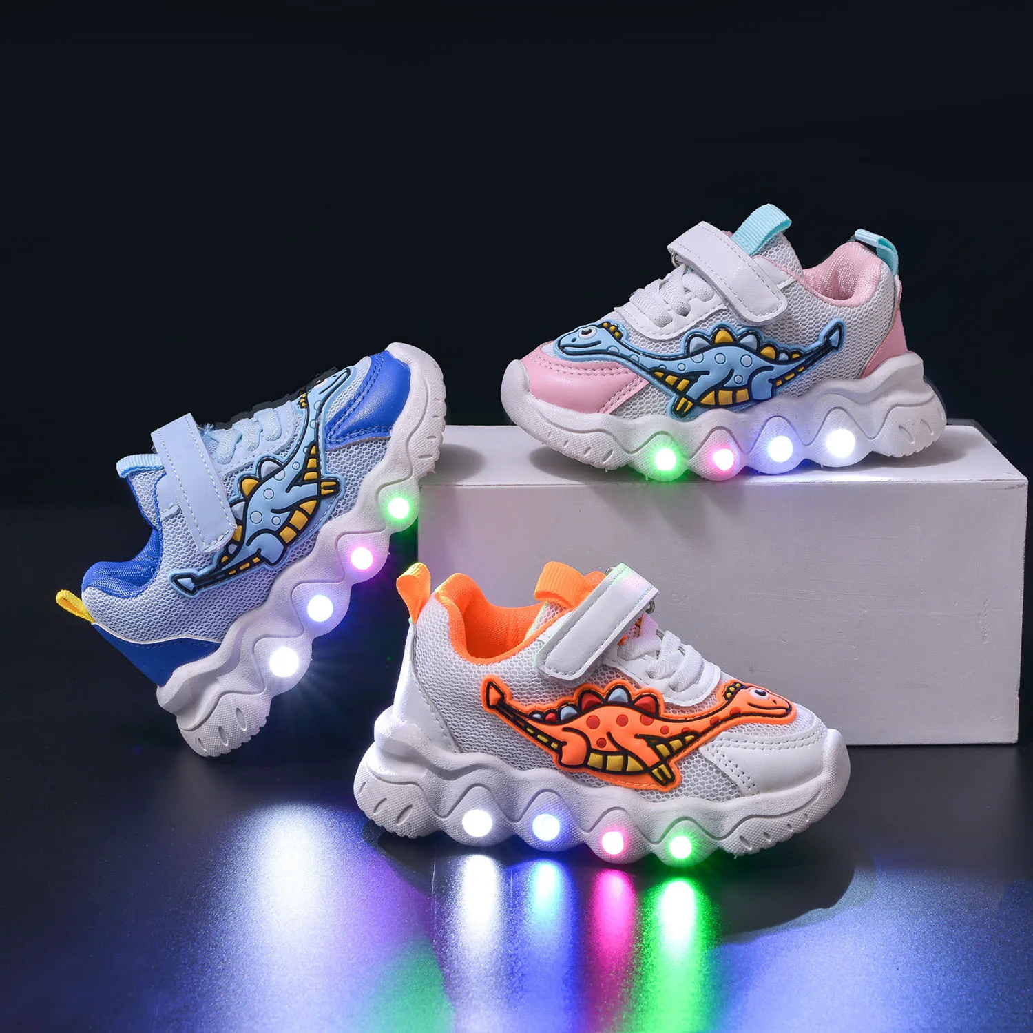 

Children's Luminous Sneakers Fall Cartoon Dinosaur Children Non-slip Soft Bottom Casual Shoes Boys and Girls Cool Light-Up Shoes