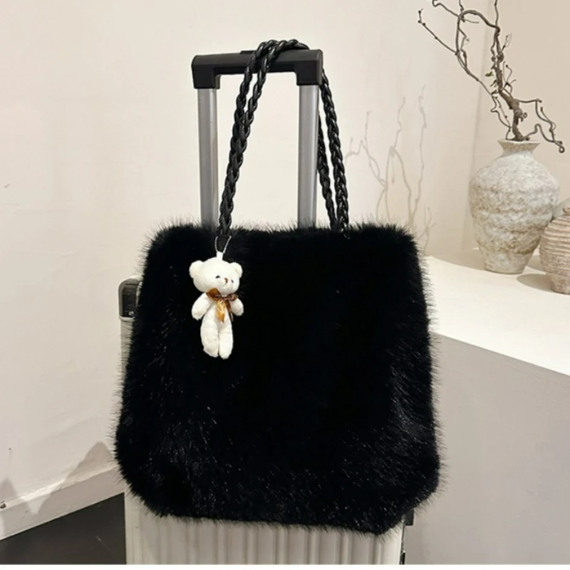 

New Fluffy Texture Simple Shoulder Bag Women Large Capacity Casual Commuter Handle Bag Winter Fashion and Versatile Storage Bags