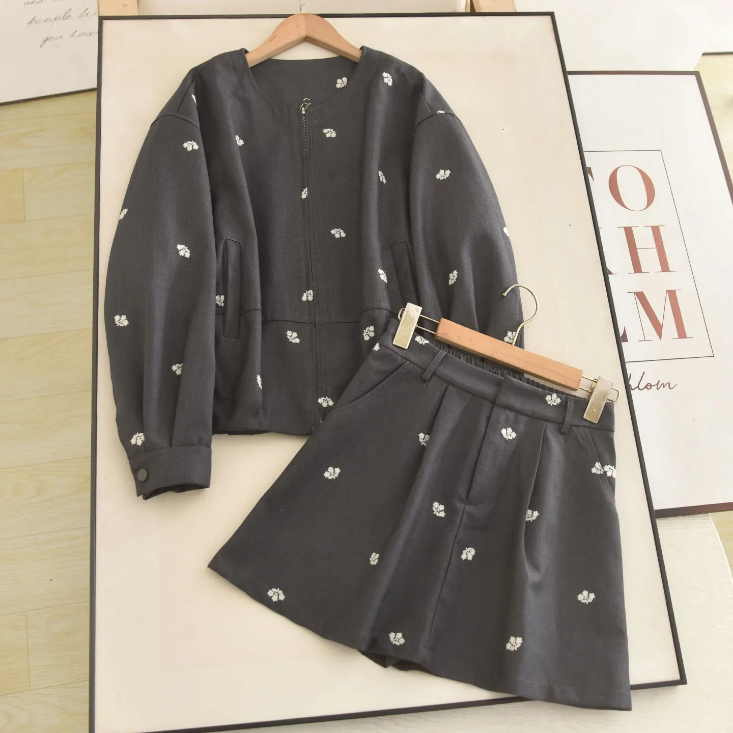 Elegant Grey Floral Embroidery Suit Women O‑neck Zip‑up Loose Jacket High Waist A‑line Mini Skirt 2 Piece Office Commuter Outfit