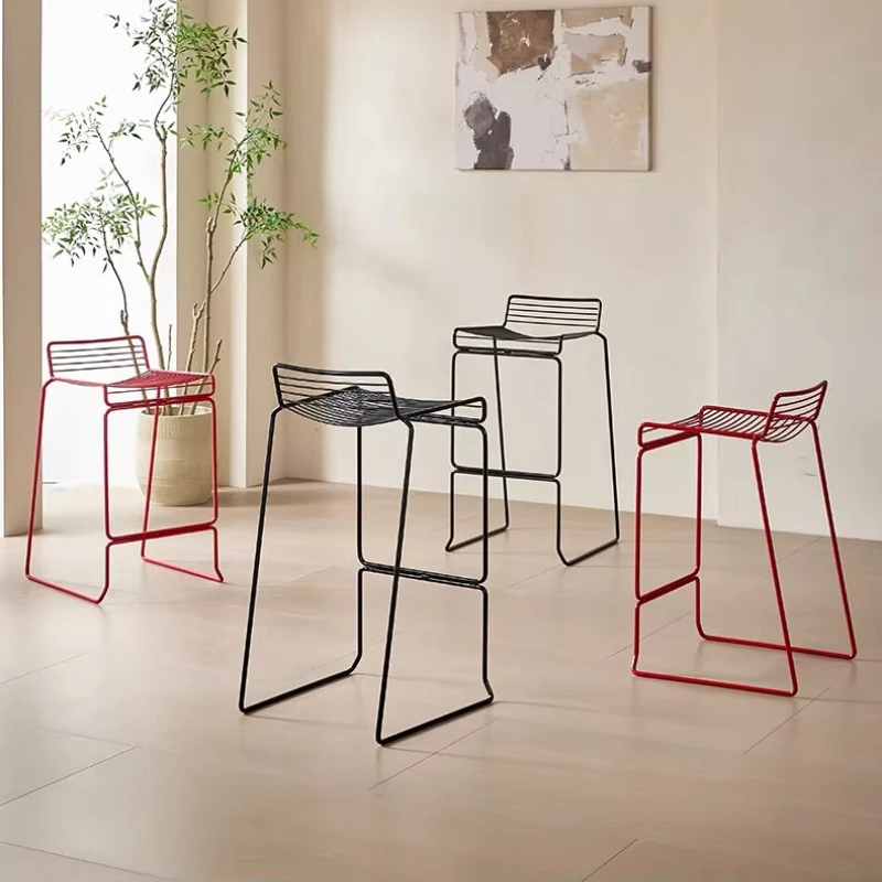 Nordic Minimalist Bar Stool Modern Outdoor Iron High Chair Metal Bar Stool for Home and Cafe Durable Seating with Simple Design