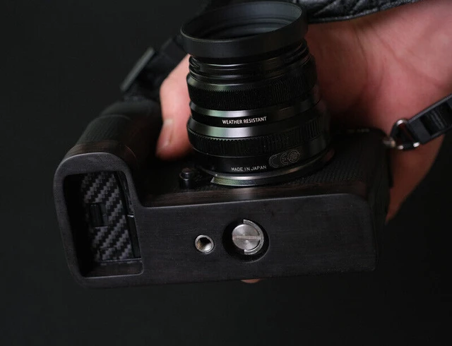 FUJIFILM XT4用 ハンドグリップ（ebony/黒檀/エボニー) FUJIFILM XT4用 ハンドグリップ（ebony/黒檀/エボニー) Wepoto富士