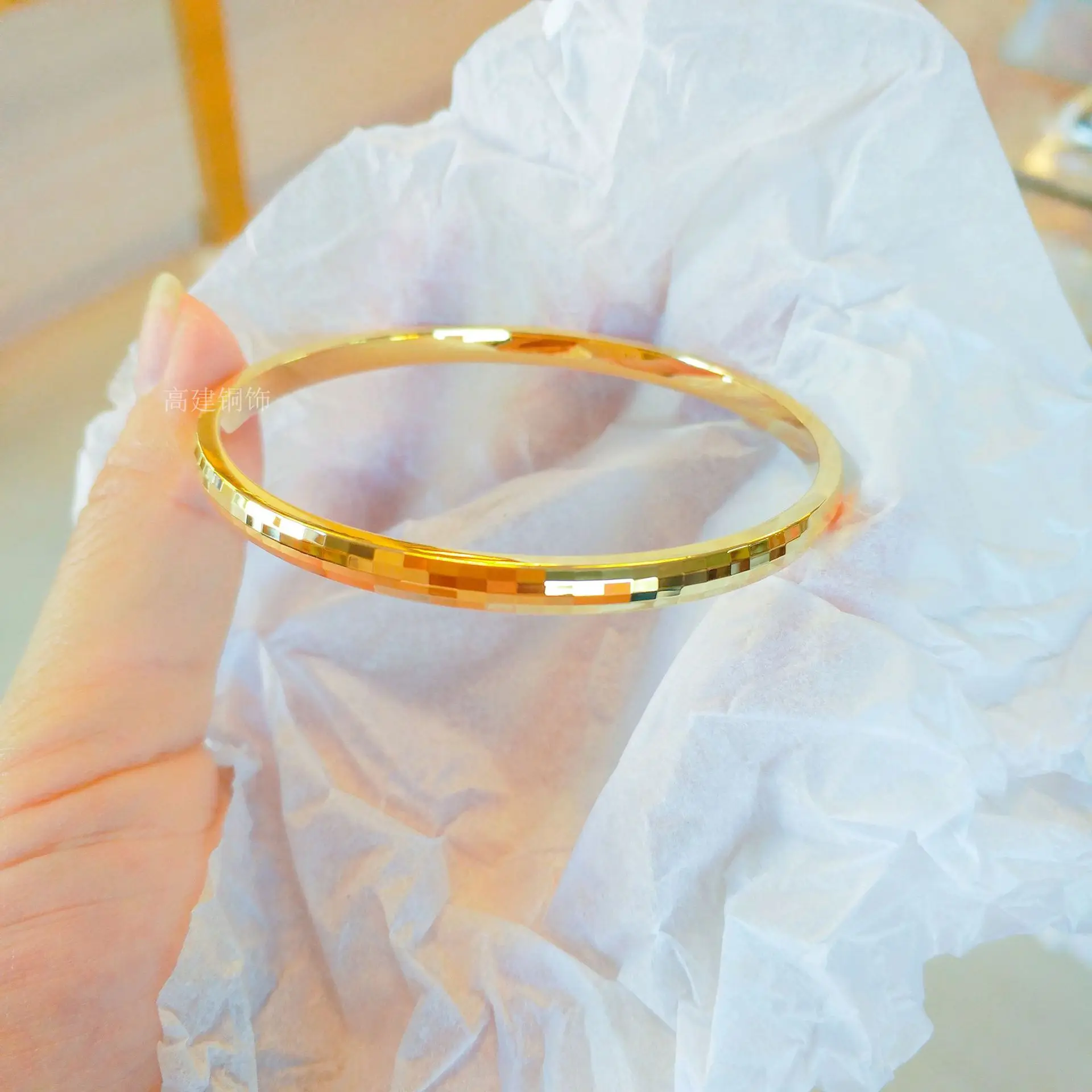 

Women's 24K Gold (AU999) Sparkling Disco Bracelet | Openwork water waves, micro-diamond halo with magnetic closure