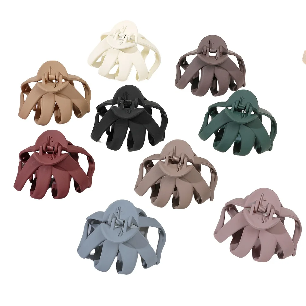 

Korean Neutral Coffee Medium Claw Clips for Thick Hair Accessories Women Headdress Ins Fashion Plastic Catch Crab Hairpins Gifts
