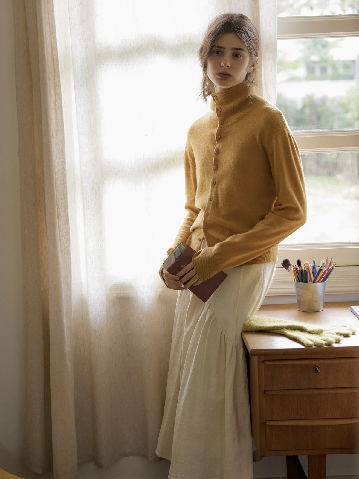 

Осенне-зимняя новинка: Женский вязаный кардиган UPW England из шерсти янтарно-желтого цвета с высоким воротником, свитер-кардиган для ношения под одеждой