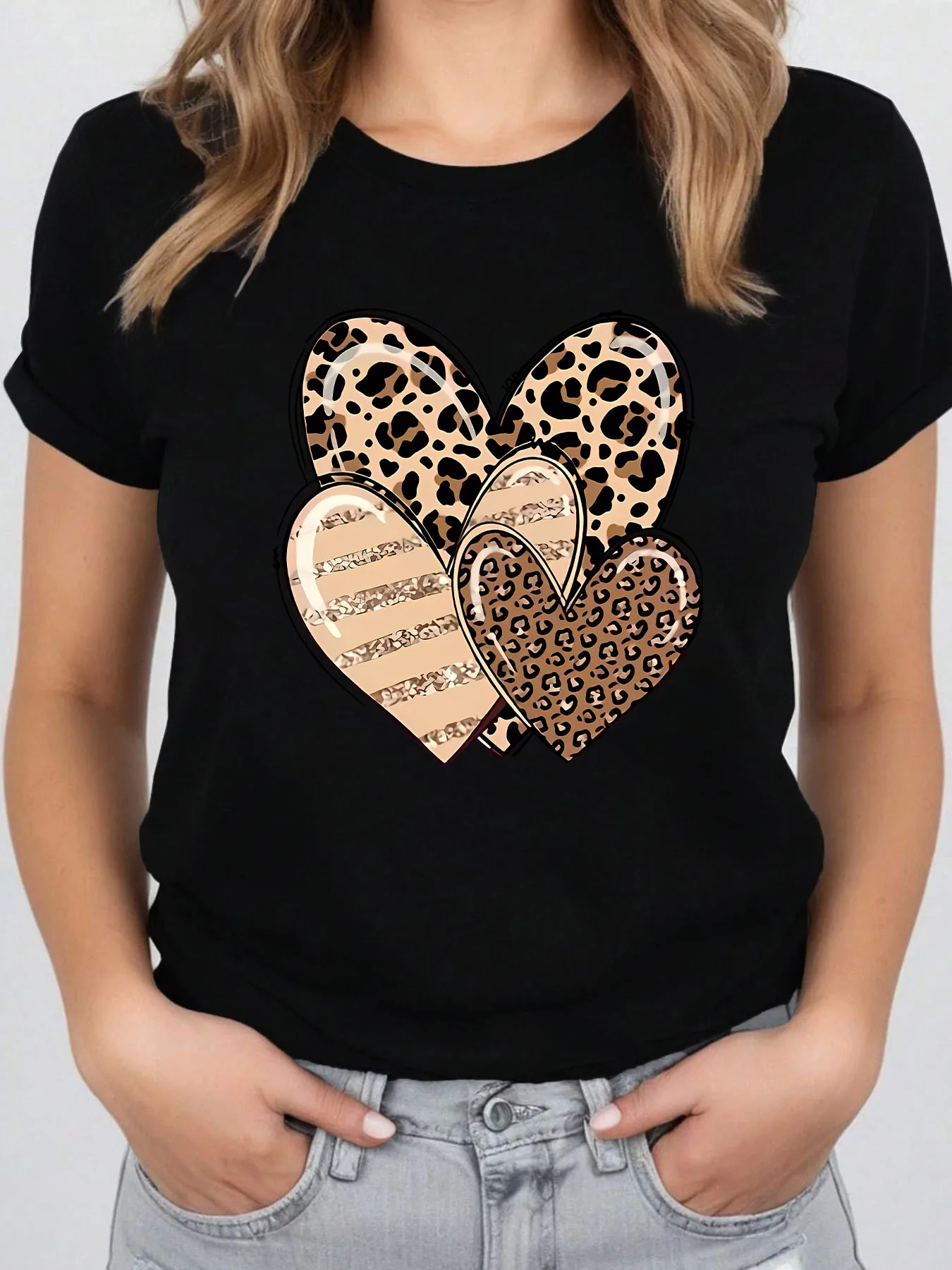 Modna koszulka damska Leopard Heart Print Codzienna koszula z krótkim rękawem Letnia koszulka z okrągłym dekoltem Prosta sportowa odzież damska