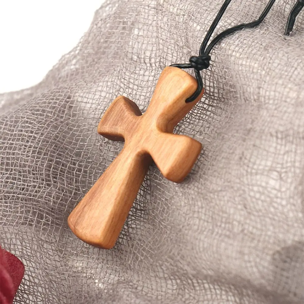 Retro Wooden Cross Necklaces Leather Rope Hand-carved Cross Pendant Blessing Choker Neckchain for Prayer Church