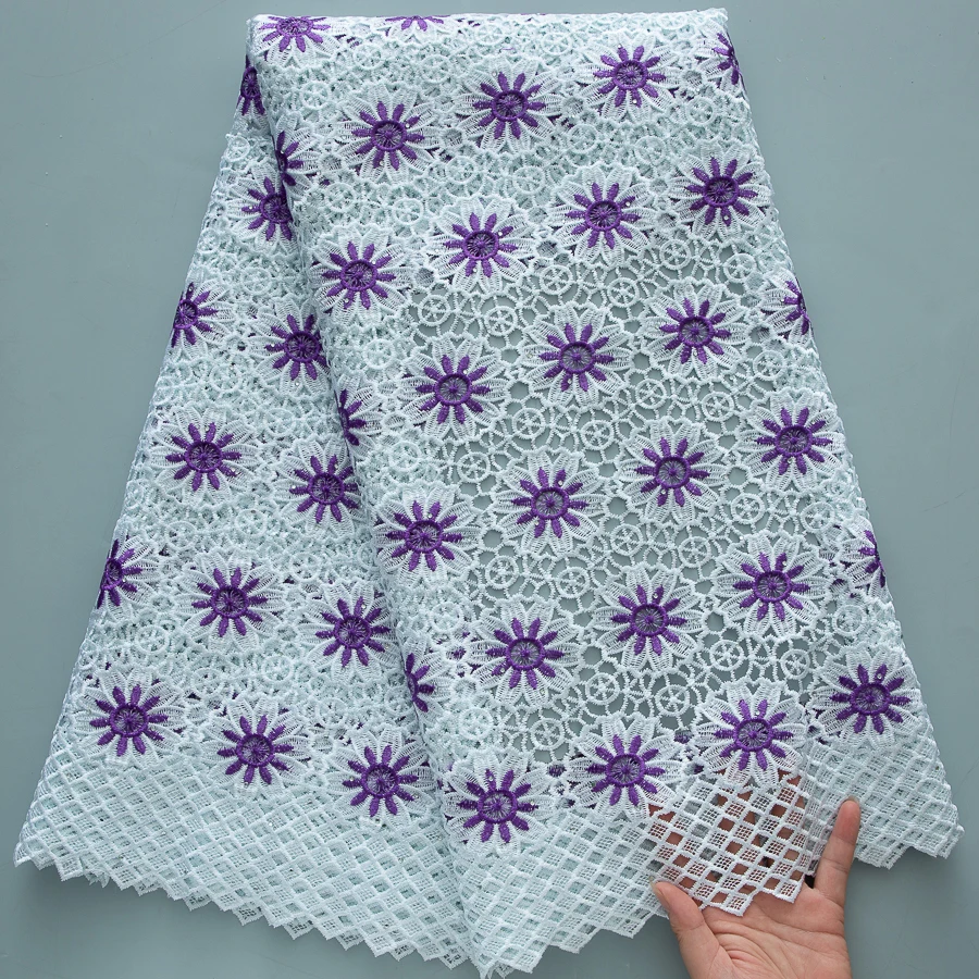 ​ Hochwertiger afrikanischer Guipure-Spitzenstoff mit lila Blumenmuster |   5 Yards Couture-Material für maßgeschneiderte Kleider und Blusen ​