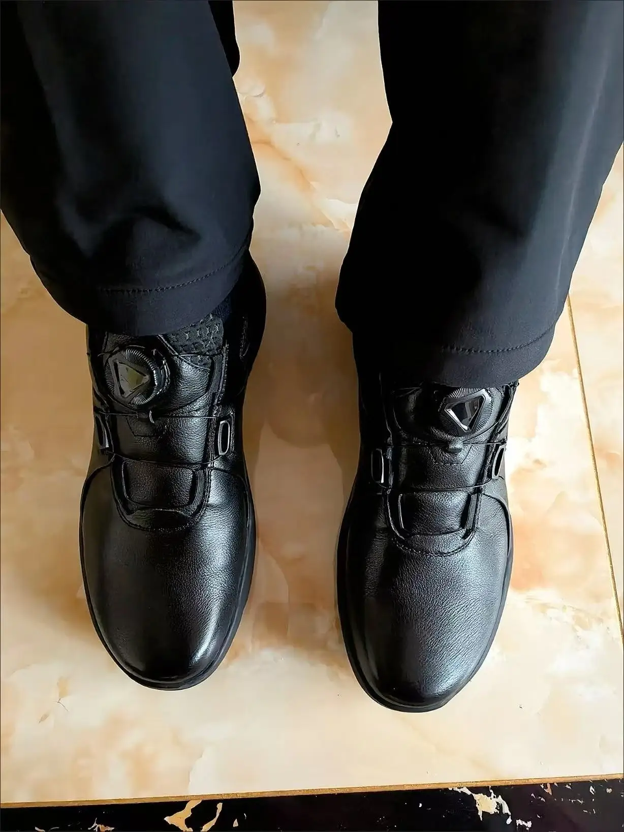 Unisex Golf Shoes: Comfortable, Versatile and Stylish Quick-Lacing Golf Training Shoes: Slip-Resistant Sports Footwear