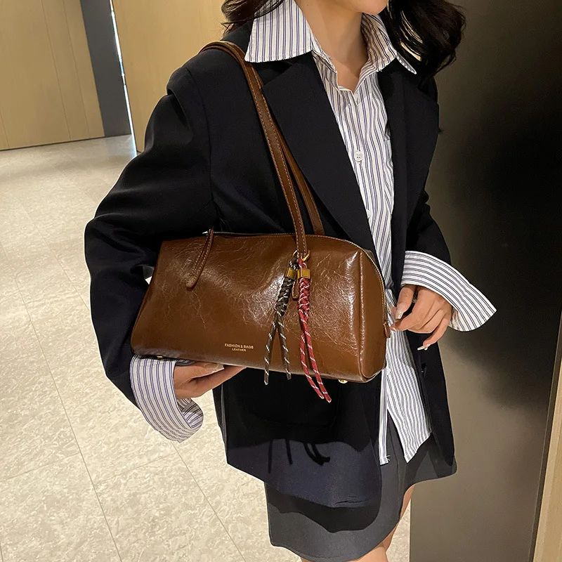 

2025 Autumn Korean Style Handbag - Large Capacity Underarm Shoulder Bag, Fashionable & Versatile