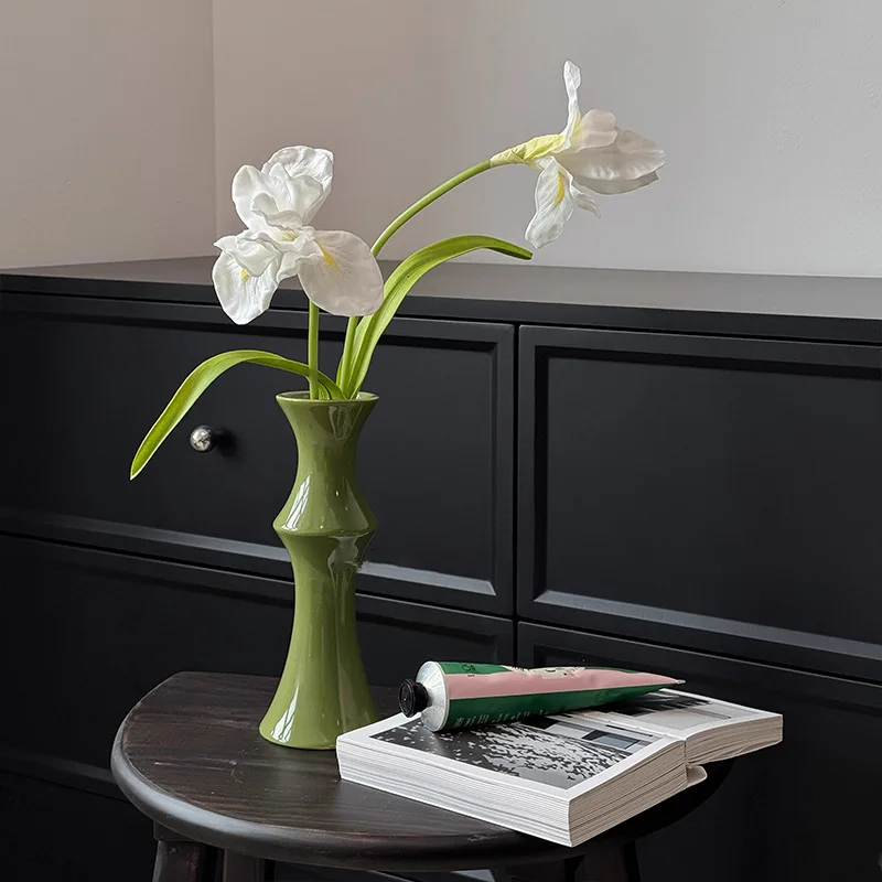 

Bamboo-Joint Ceramic Vase, High-End Niche Light Luxury Vase, Artistic Floral Ornament for Home Desktop Flower Display