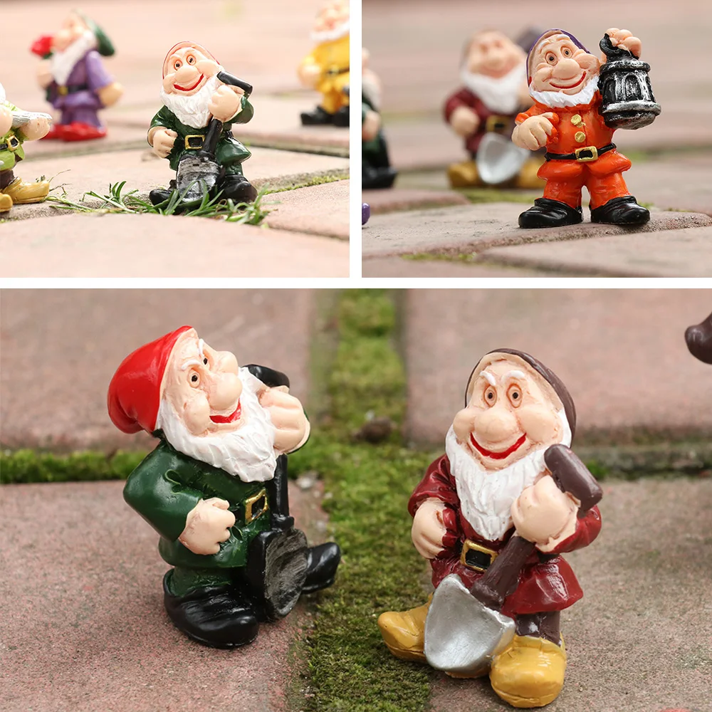 Mini DIY Crafts Home Courtyard Decoration Gnome Lawn Figurine Garden Ornaments Dwarf Figurines Moss Micro Landscape