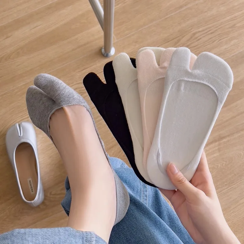 Soft Cotton Separate Two Toe Shoe Insoles Invisible Tabi Foot Pads Anti Slip Clog Insoles for Girls