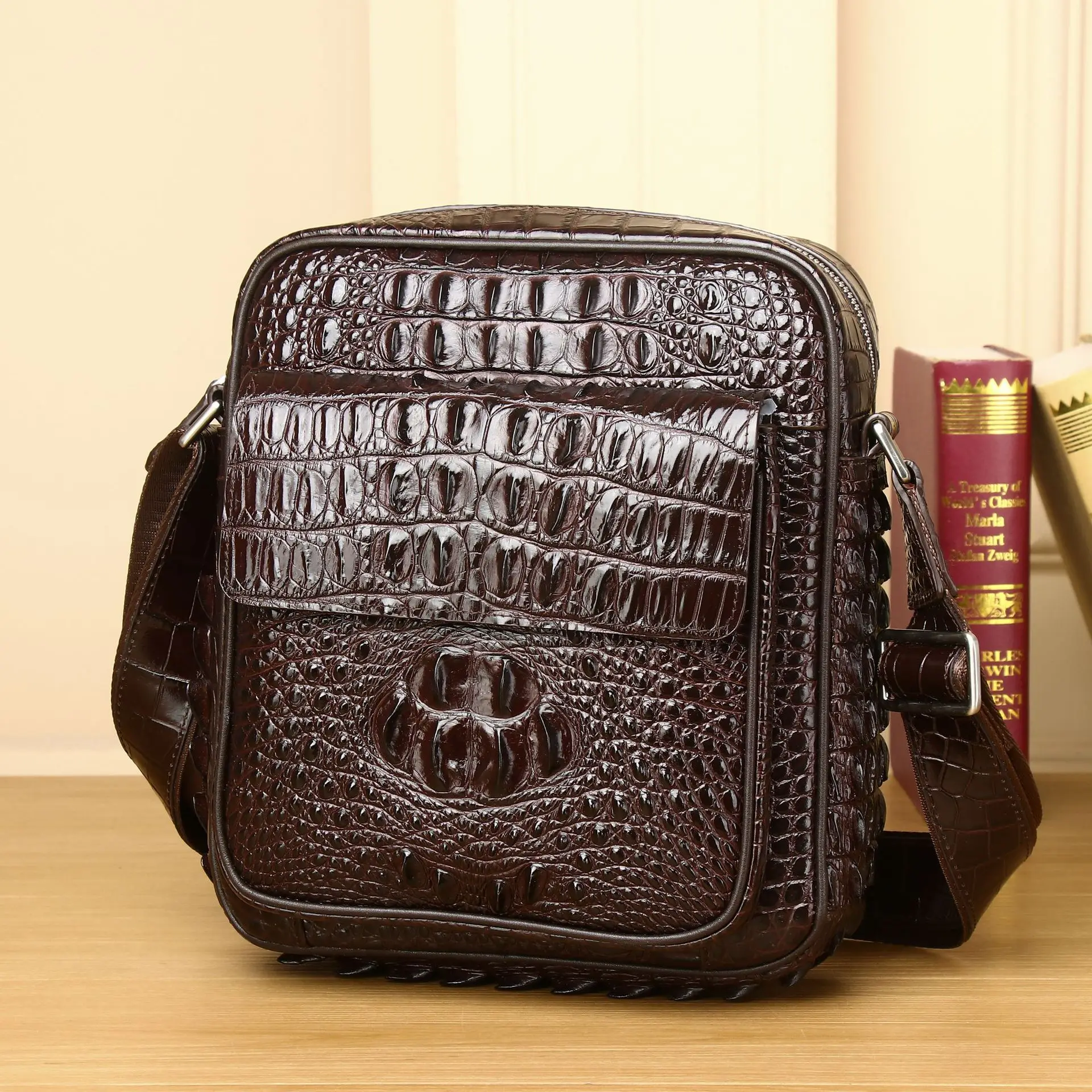 

Luxury men's one shoulder diagonal cross bag, new men's business small bag, fashionable and casual men's bag trend