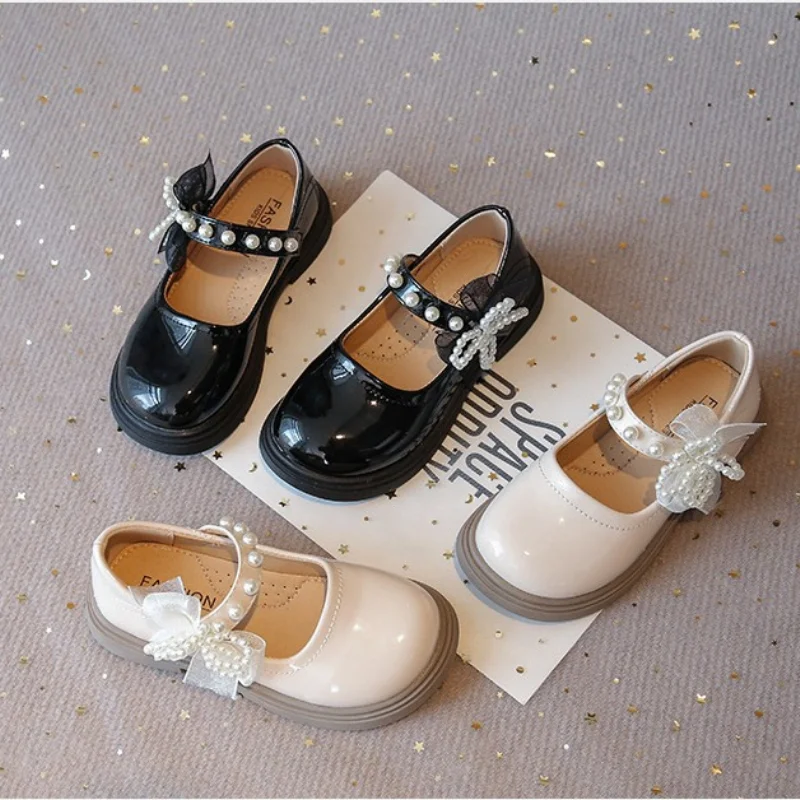 

Детская повседневная обувь из искусственной кожи с бантом, однотонная весенняя обувь с жемчугом для девочек, нескользящая белая и черная обувь на липучке, размер 26-36