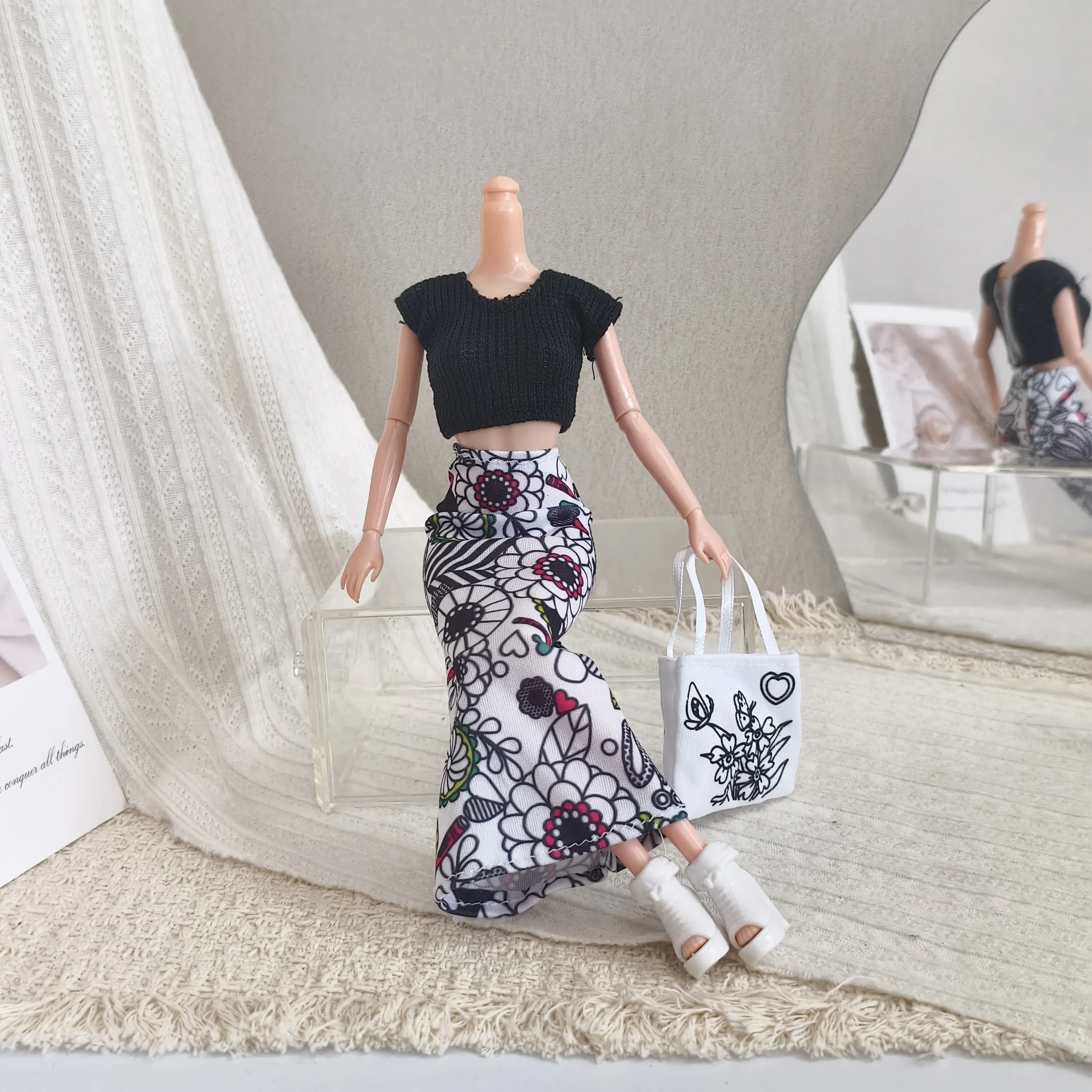A Floral-Print Mid-Length Skirt Set, A Princess Puff Skirt, and a Strapless Dress Suitable for 30cm/11.5inch Female Dolls view 4