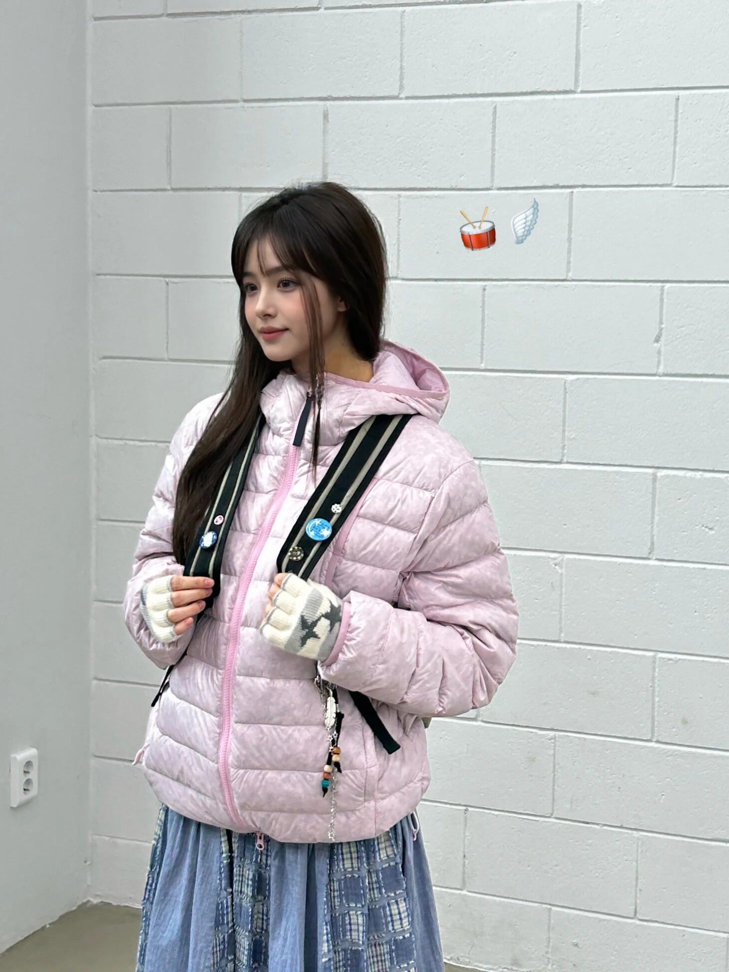 Różowa kurtka puchowa damska o luźnym kroju, stylizowana na amerykański retro, dla par, z kapturem, typu chleb, idealna do dojazdów do pracy, wiatroodporna, 90% biały puch.