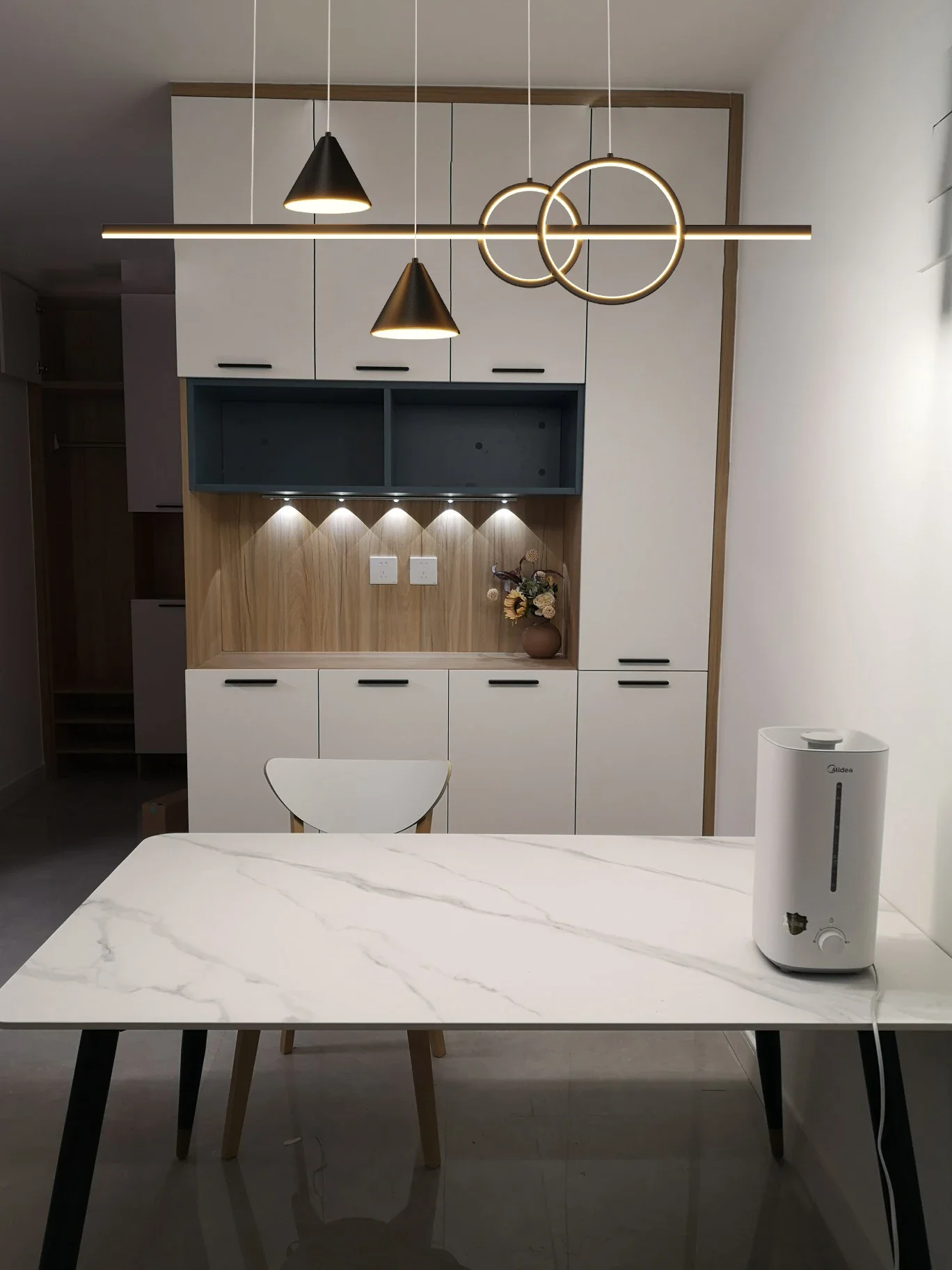 Lampadari moderni a LED per cucina Bar sala da pranzo soggiorno camera da letto nero bianco nordico illuminazione per interni lampada a sospensione a soffitto