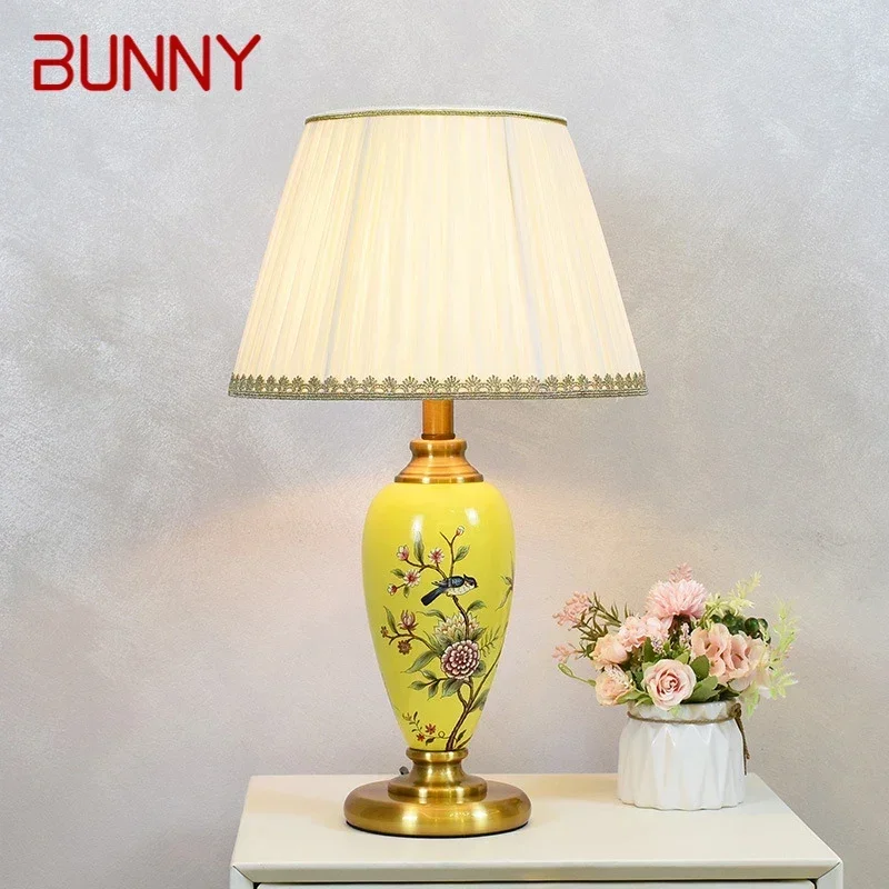 BUNNY American Flower and Bird CeramicTable Lamp Creativity Living Room Bedroom Study Hotel engineering Desk Light