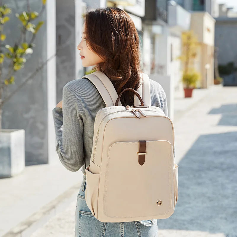 Zaino da donna, semplice, leggero, da viaggio alla moda, zaino per laptop da 15.5 pollici