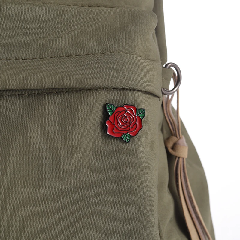 Alfileres de esmalte de rosa roja, broches de flores personalizados, insignias de solapa, joyería Floral de plantas, regalo para el día de la madre para niños y amigos