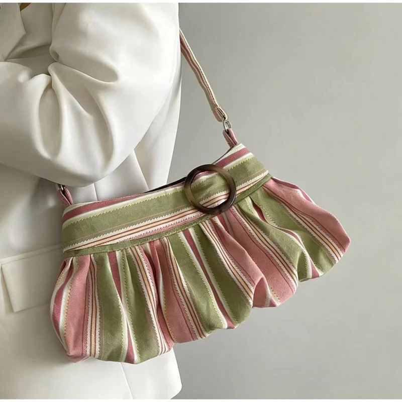 Koreanische Umhängetasche mit Polka Dots, große Tragetasche mit plissiertem Design und Holzknopf-Dekor, niedliche lässige Handtasche für Mädchen – Detail 22