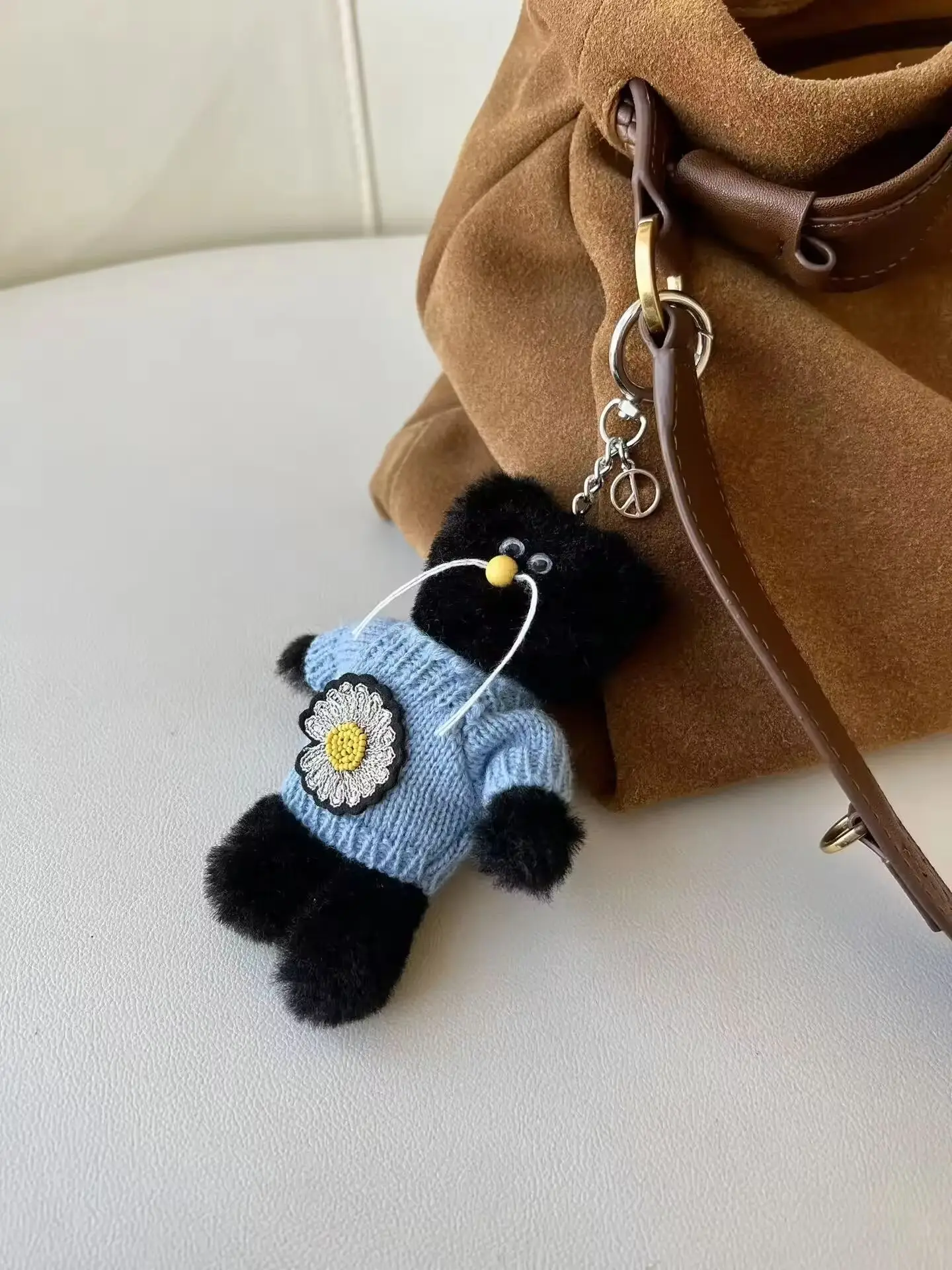 Kpop Idol GD mismo estilo muñeco de peluche llavero colgante mochila Deco usando suéter g-dragón Cosplay muñeca pareja colgante Fans regalo