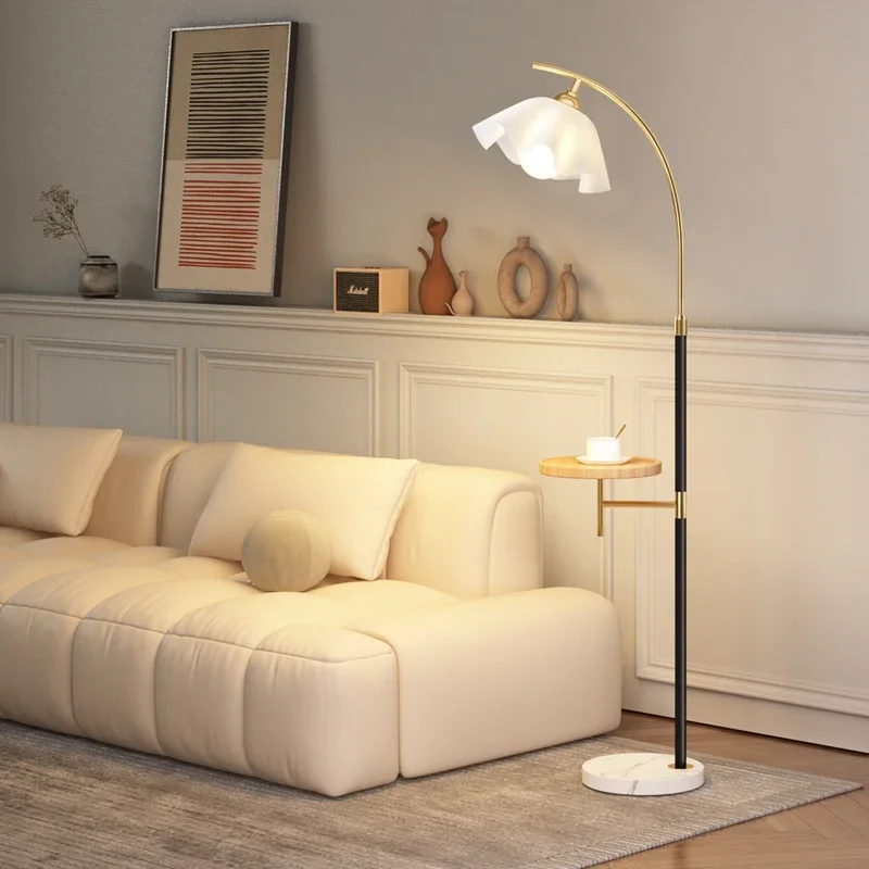 

Торшер в скандинавском стиле для спальни, роскошная стойка для гостиной, торшер, простой белый металлический торшер Modello Dello Scaffale, мебель для дома