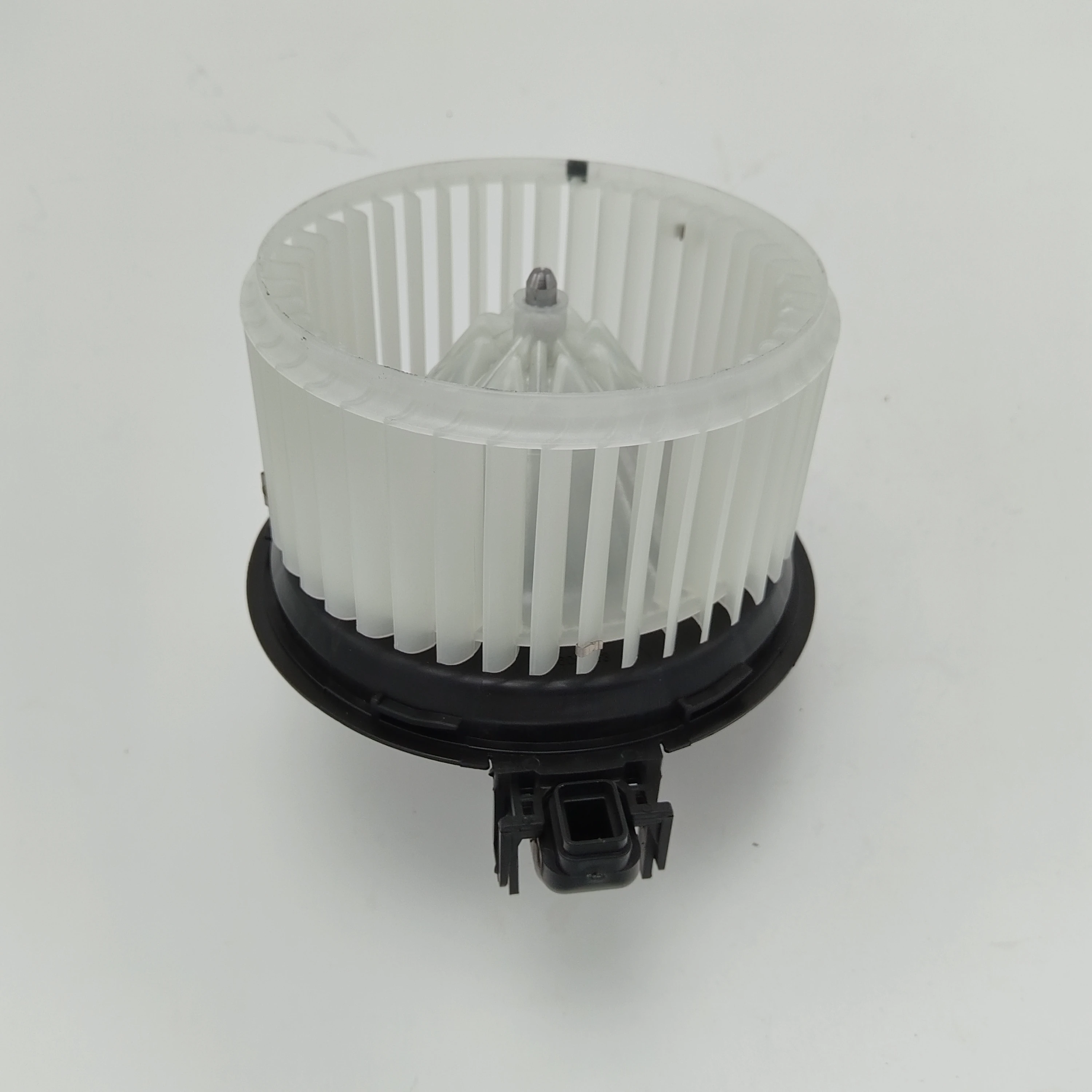 Left-Hand Drive Blower Motor Suitable for HYUNDAI I20 09-14 OE：4997168 971111J000 5018628