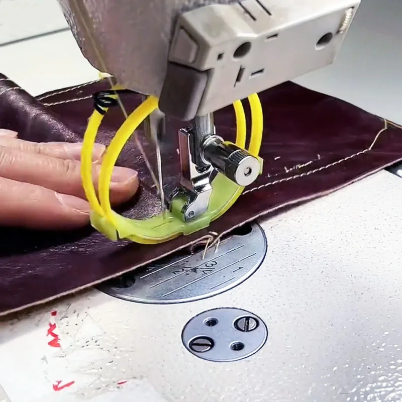 Pied de biche en nylon à doubl - Leather Needle Heavy avis et prix