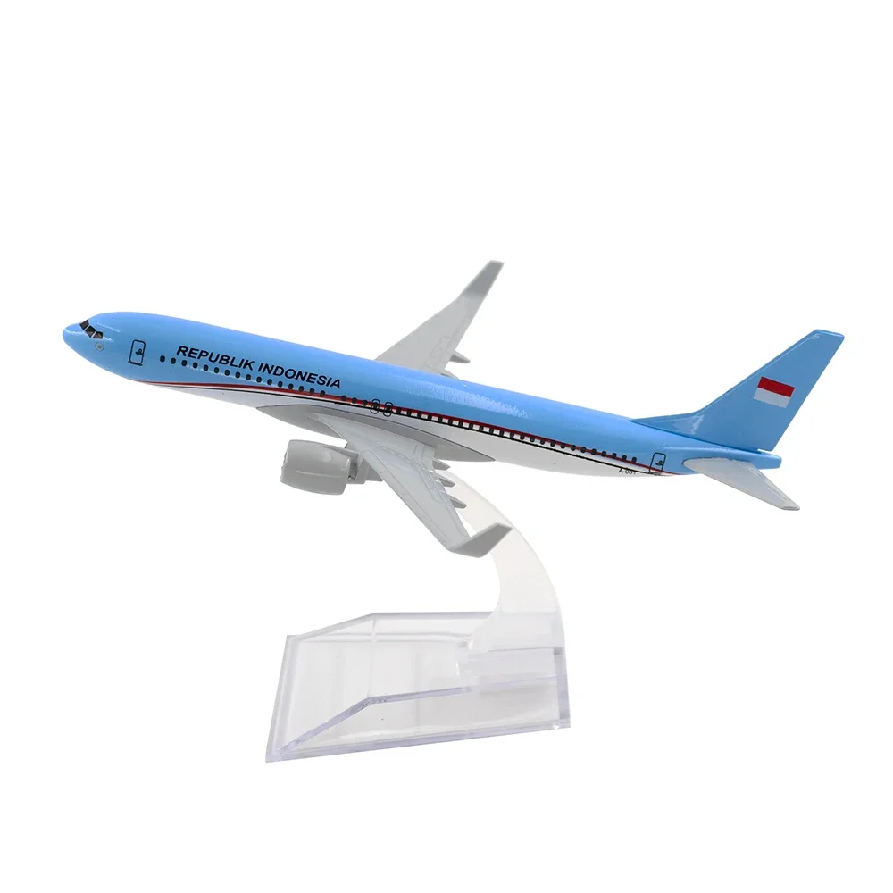 1/400 Aereo Boeing 737 Republik Indonesia 16 centimetri In Lega di Aereo B737 Modello Giocattolo Per Bambini Regalo per la Decorazione Della Collezione