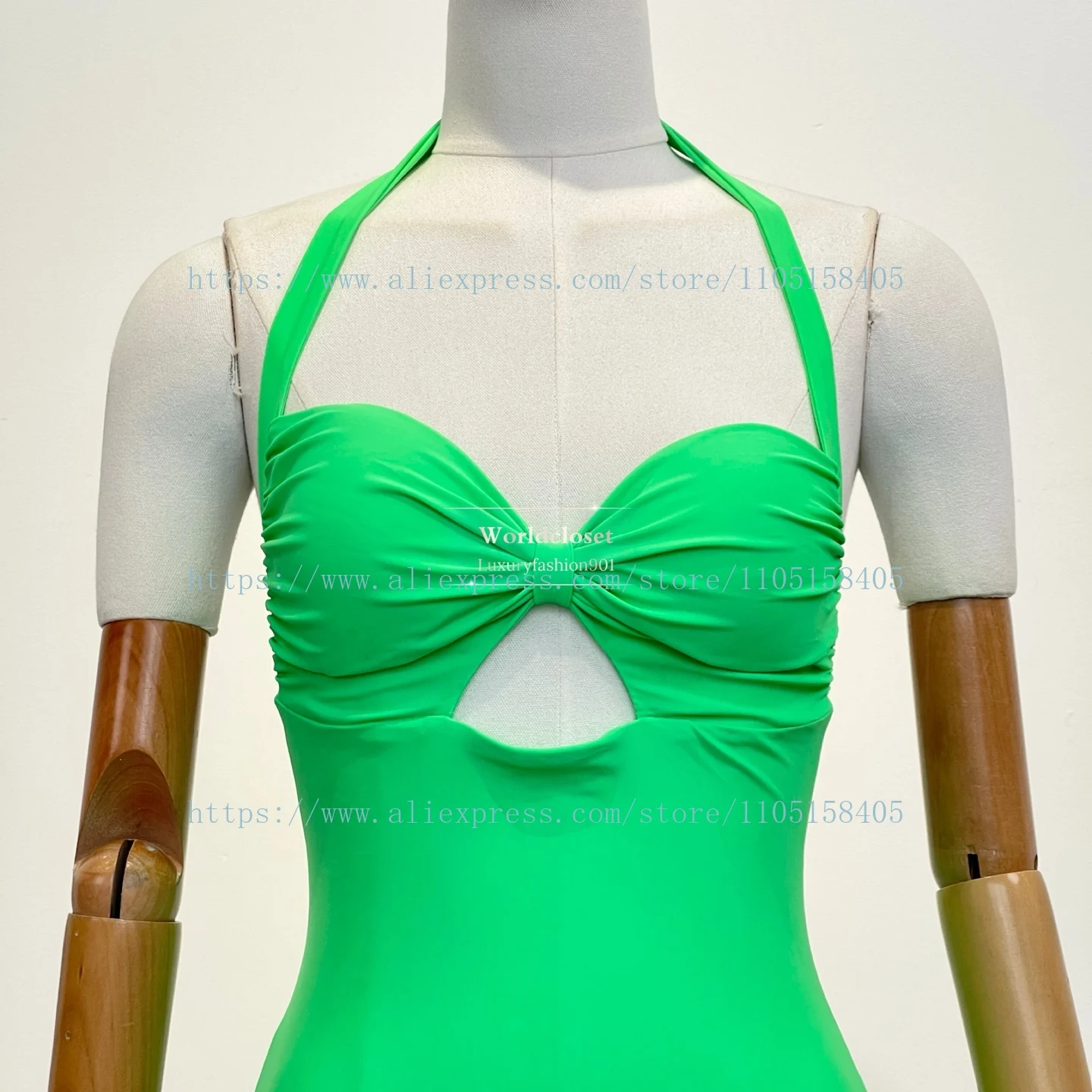 

2026 Elegant Green Sleeveless Halter Backelss Women Swimsuit