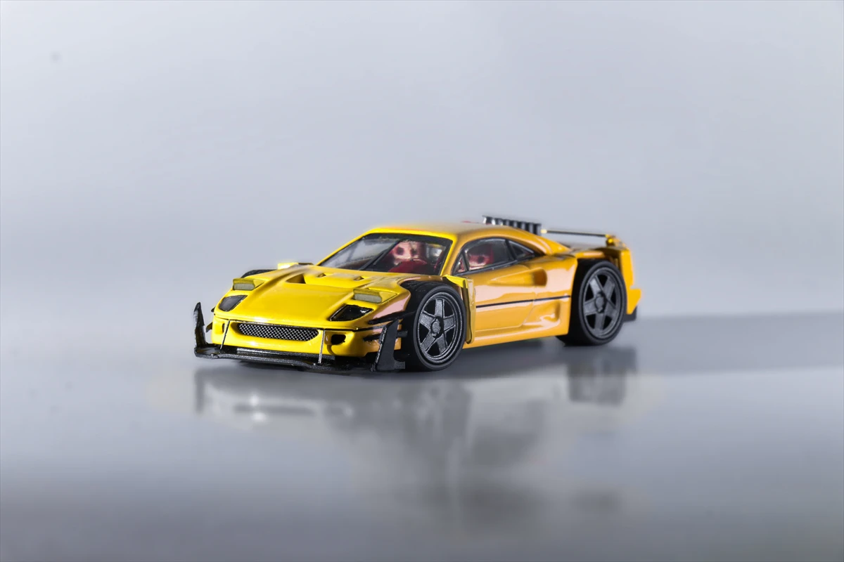 Autobots Models 1:64 F40 Yasid Red White Yellow Diecast Model Car