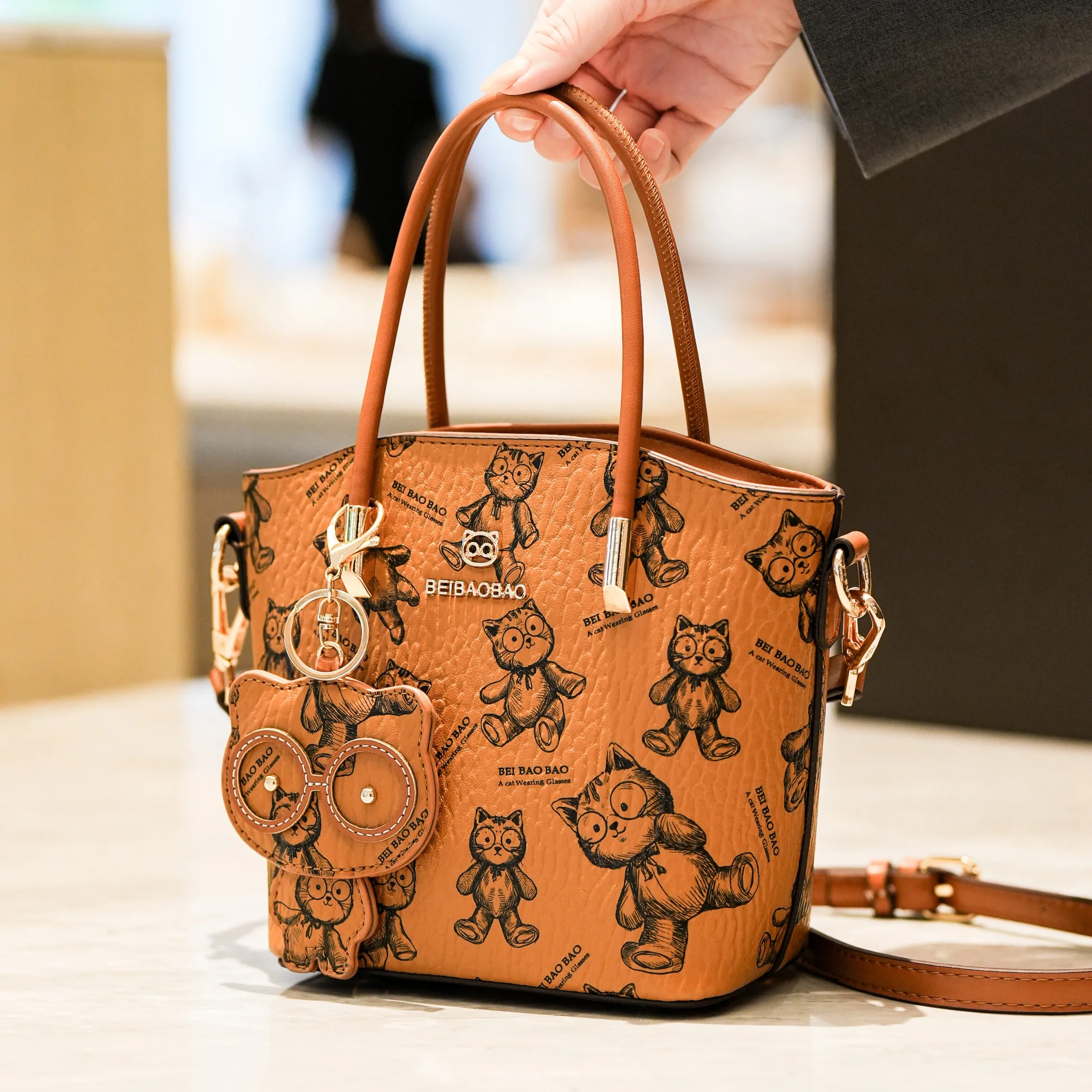 

High-Quality totes bag purse Large Capacity Women's Bucket Handbag Classic All-Over Print Design Single Shoulder Slant Cross Bag
